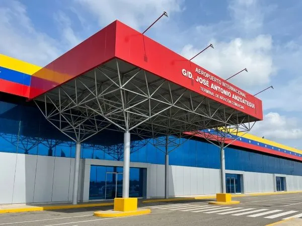 Aeropuerto Internacional José Antonio Anzoátegui de Barcelona